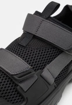 Teva Outflow Universal - Hiking Shoes - Black -Teva 4a40a00259174863a759e76c1b89ea5d